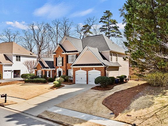 2nd image of 3713 Somerset Rdg NW