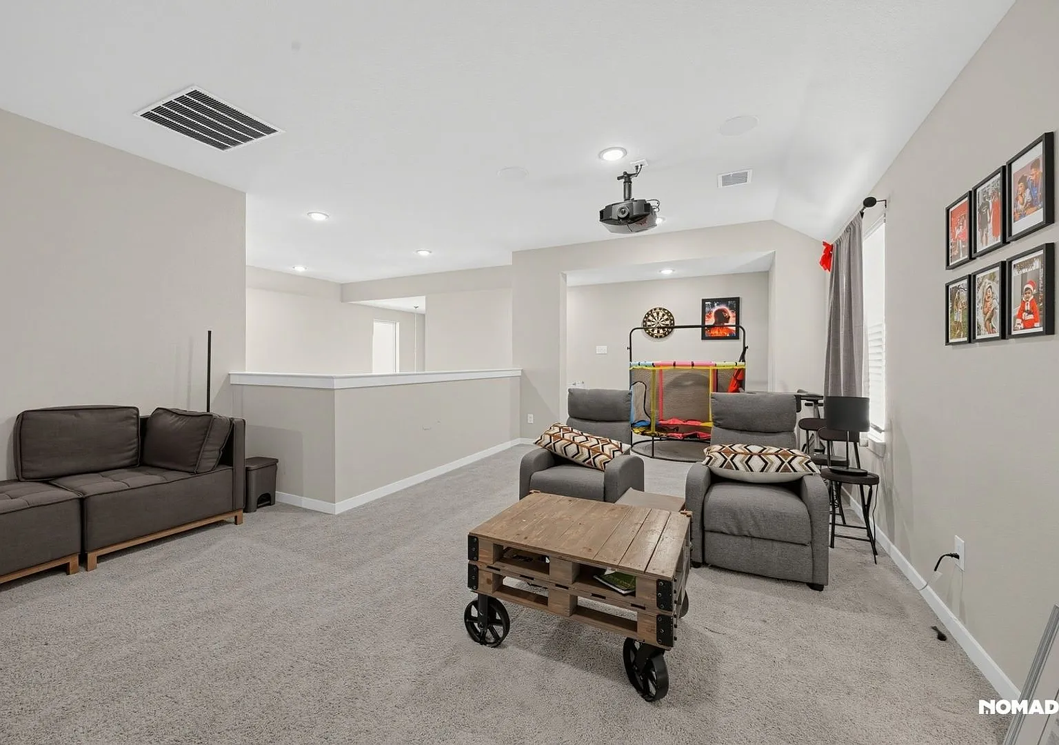 Spacious 5BR House in Denison — Photo 3
