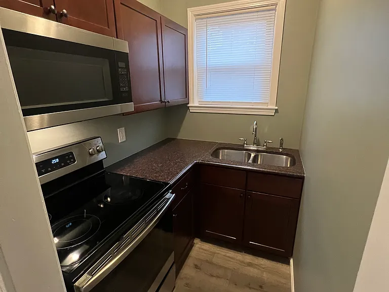 24 Radcliffe Ave #1 — Photo 8
