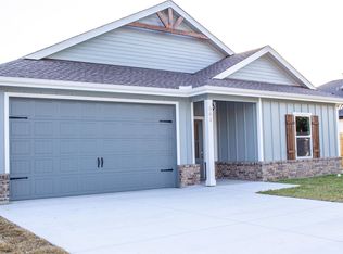 303 Canal St, Port Neches, TX 77651