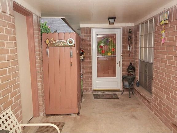 3rd image of 4018 Club Valley Dr