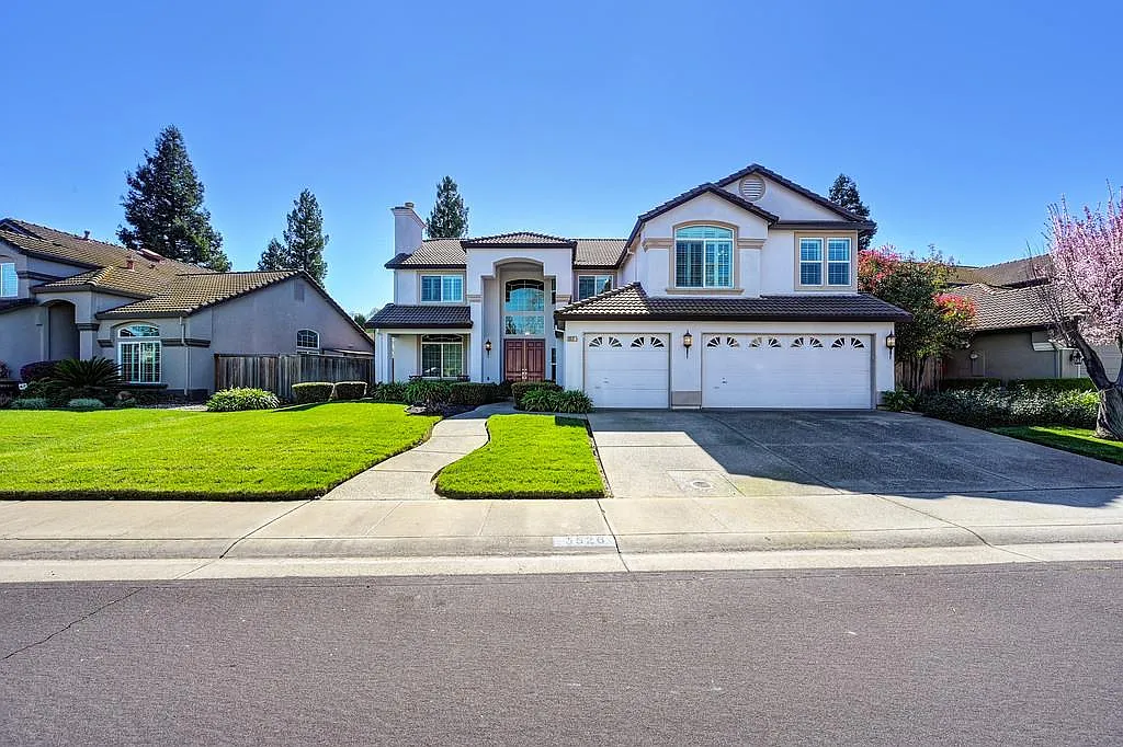 3526 Lake Terrace Dr photo 1