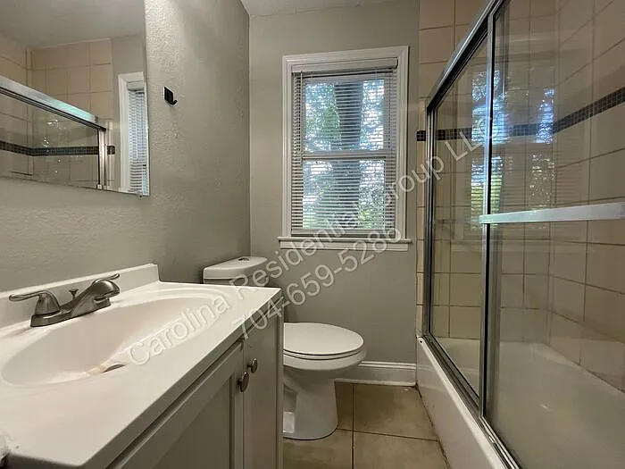 405 Plymouth Ave — Photo 8