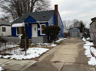 40 Orchard Ave, Hazel Park, MI 48030