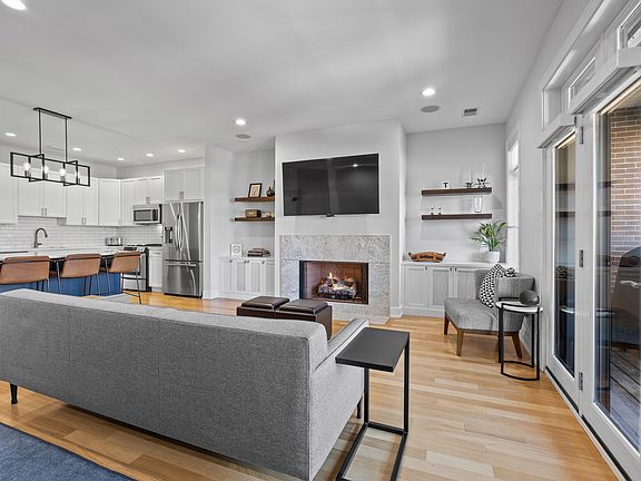 3rd image of 4043 N Damen Ave #2