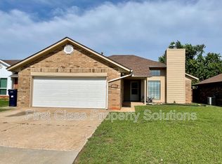 9212 Buttonfield Ave, Moore, OK 73160