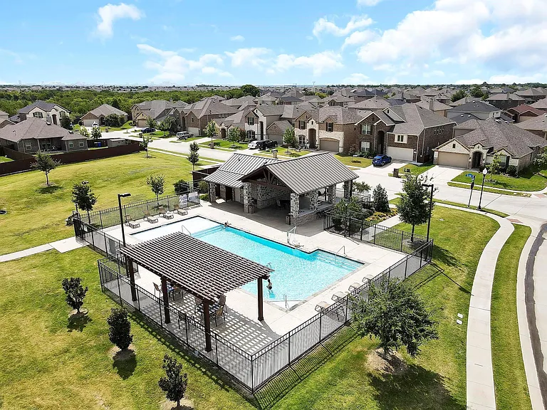 11901 Summer Springs Dr — Photo 32
