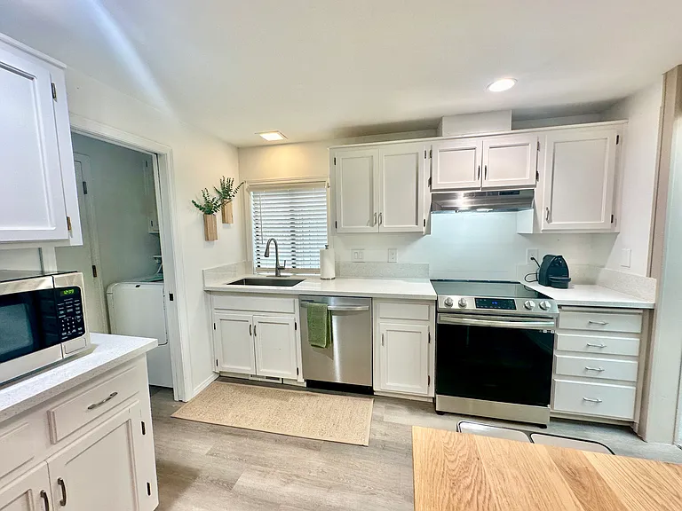 SW Summer Lake Dr — Photo 8