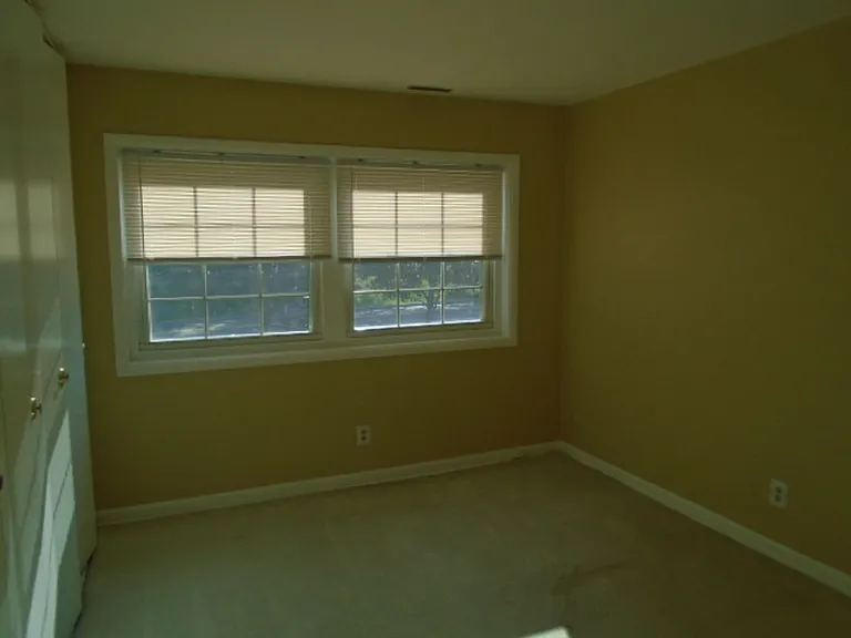 Maple View Apartments — Photo 6