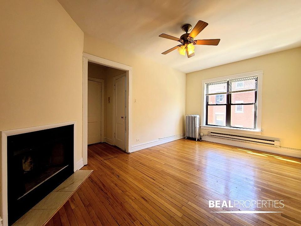 1st image of 949 W Cornelia Ave APT 2B