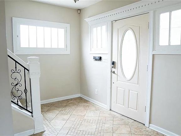 3rd image of 664 E 25th St #1