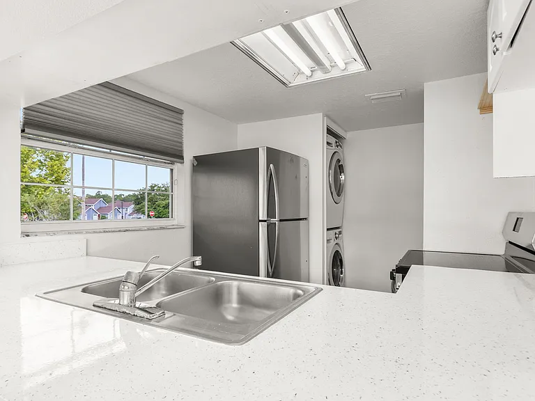 403 Orchid Dr — Photo 10