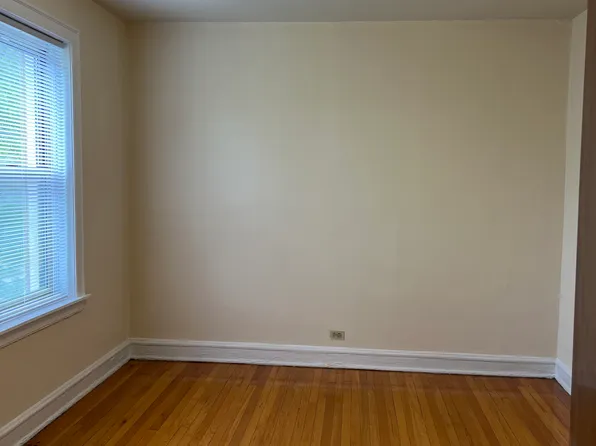 7620 S Colfax Ave APT 1, Chicago, IL 60649