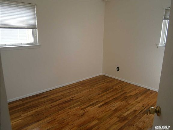 5th image of 30 Strauss Ave