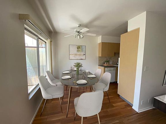 breakfast /dining room