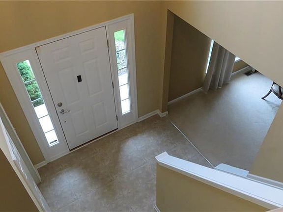 4th image of 997 Caxton Ln