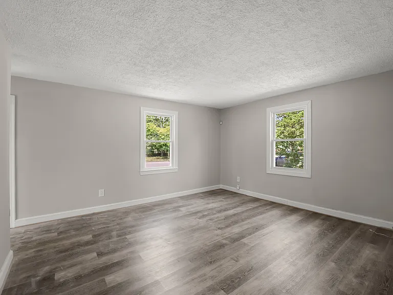 7520 Burgess Ln — Photo 23