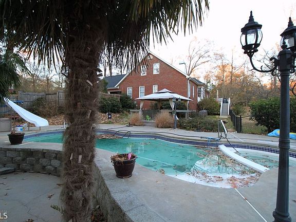 4th image of 400 S Tanglewood Dr