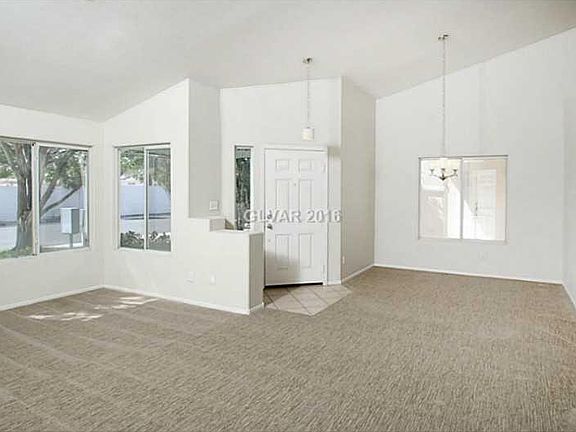 3rd image of 4620 Cannon Beach St