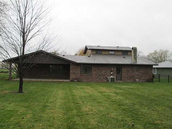 2nd image of 5 Fairway Dr