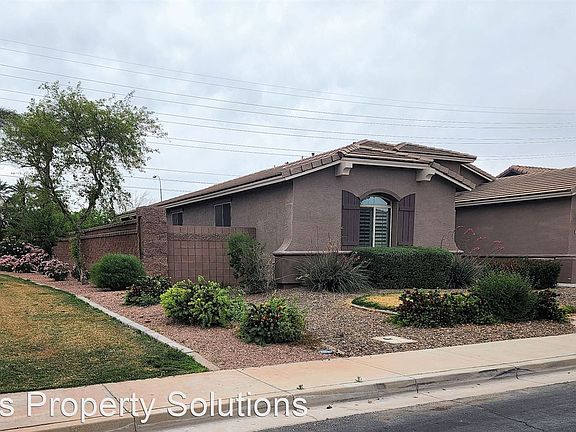 2nd image of 1350 E Yellowstone Pl