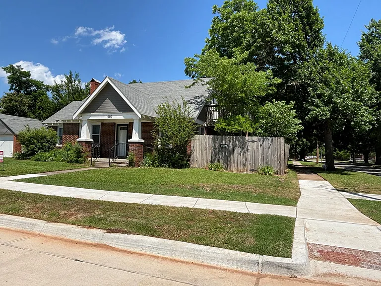 500 N Jackson Ave — Photo 18