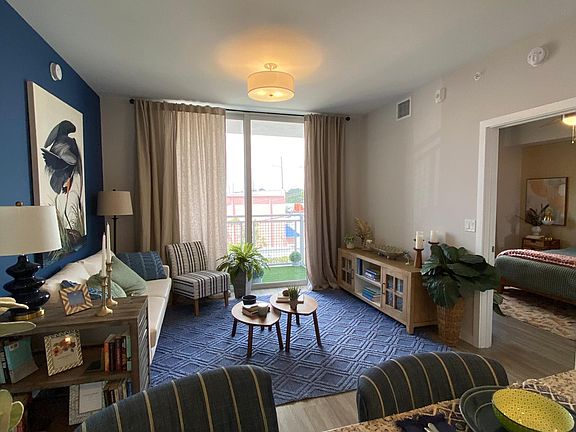 4th image of 1750 W 37th St #204