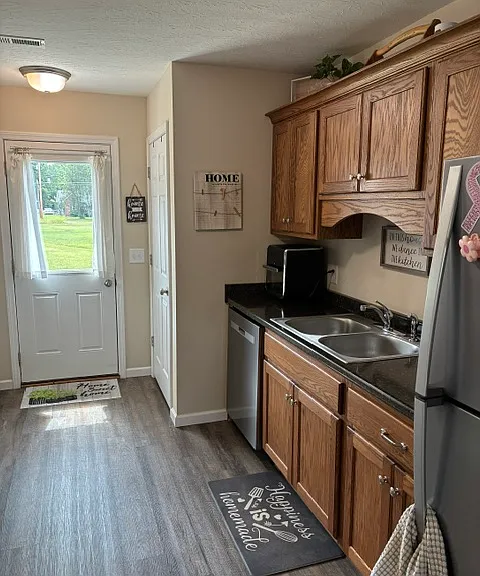 220 Kerr Way #B — Photo 13