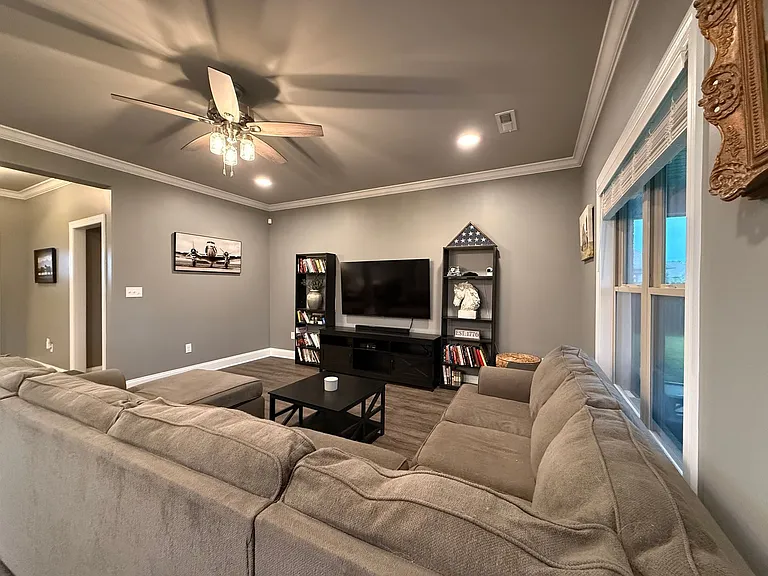 2604 Etna Dr — Photo 5