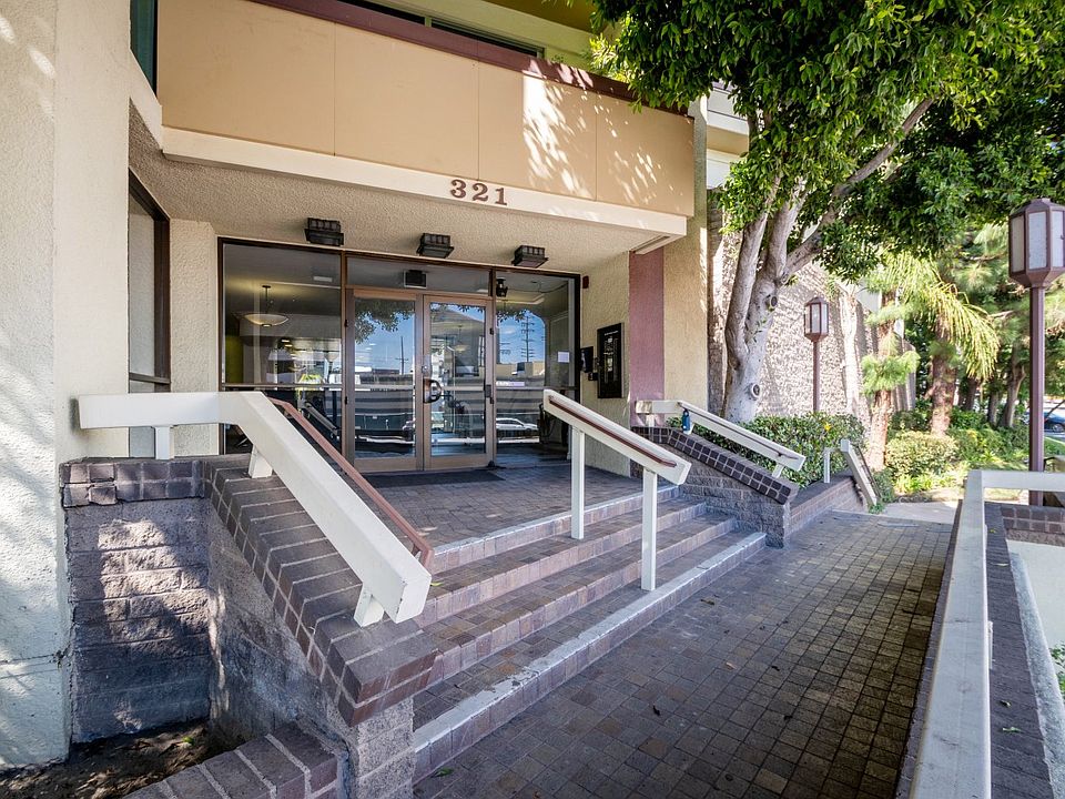 1st image of 321 S San Vicente Blvd APT 904