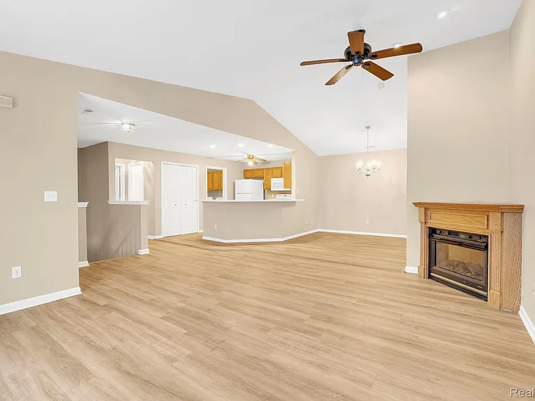 8208 Chesapeake Cir — Photo 11