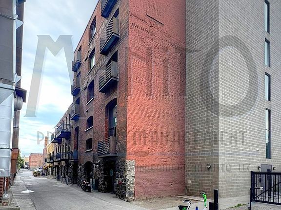 2nd image of 1016 W Railroad Ave APT 501