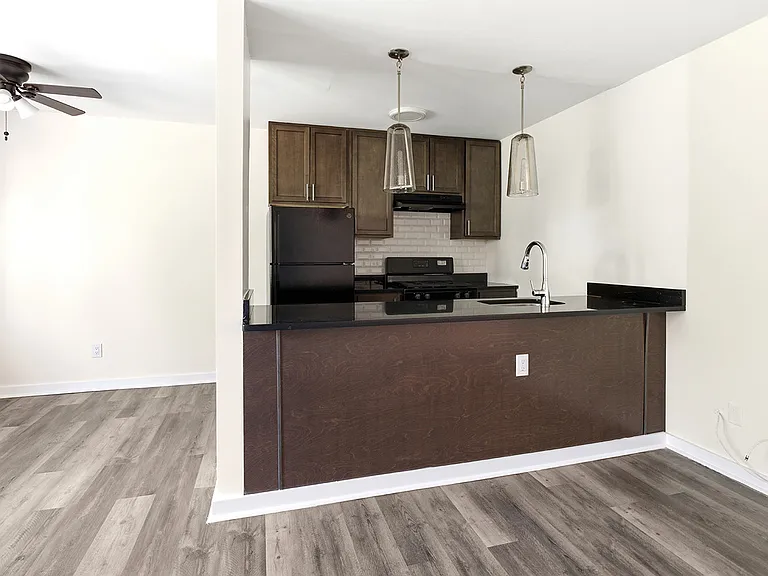 138 Clinton Pl #1B — Photo 7