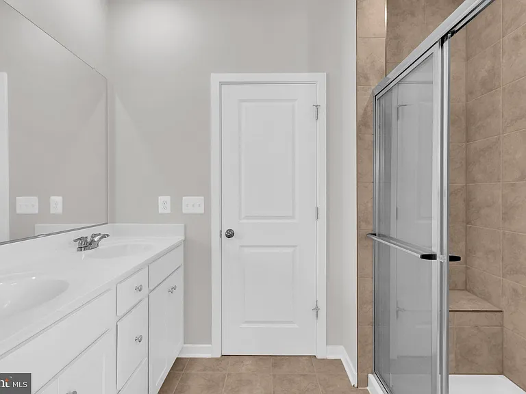 131 Thornton Way — Photo 23