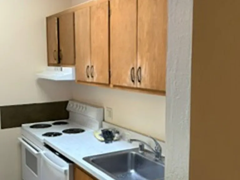825 Southwood Blvd #16 — Photo 3