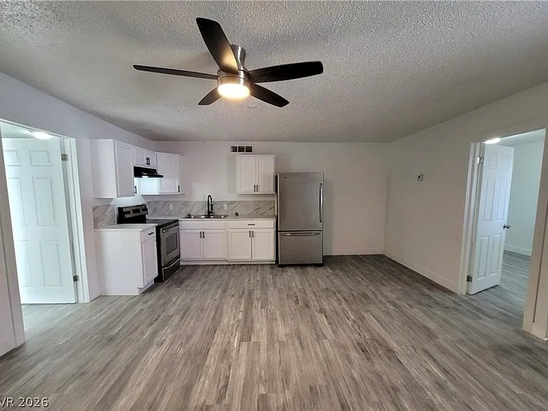740 N 11th St #2 — Photo 9