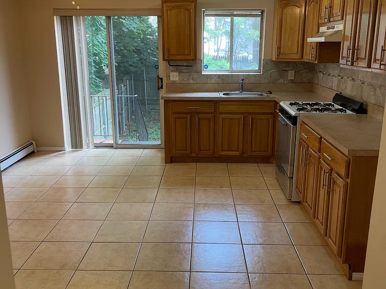 38 Sherman Ave — Photo 6