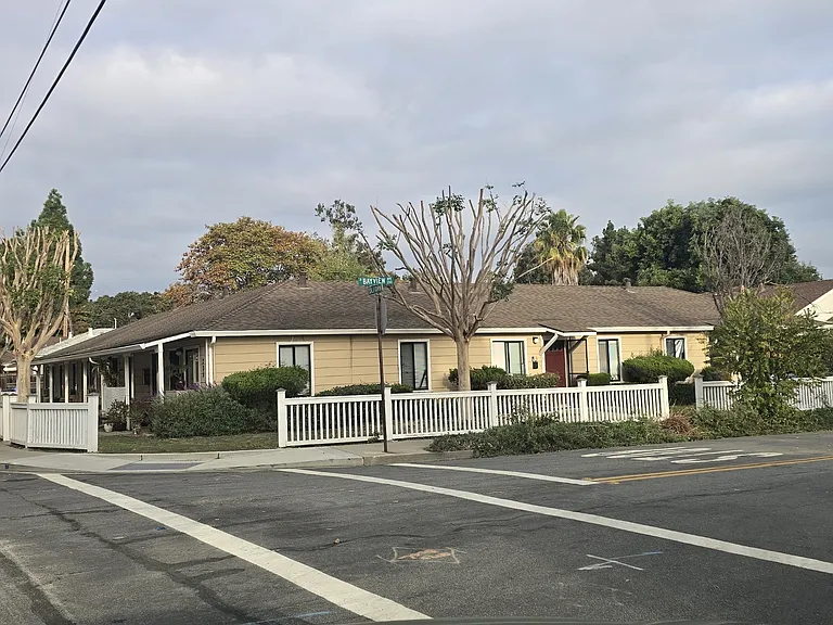 205 N Bayview Ave — Photo 8