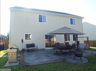 1137 Edinburgh Dr, Jamestown, NC 27282