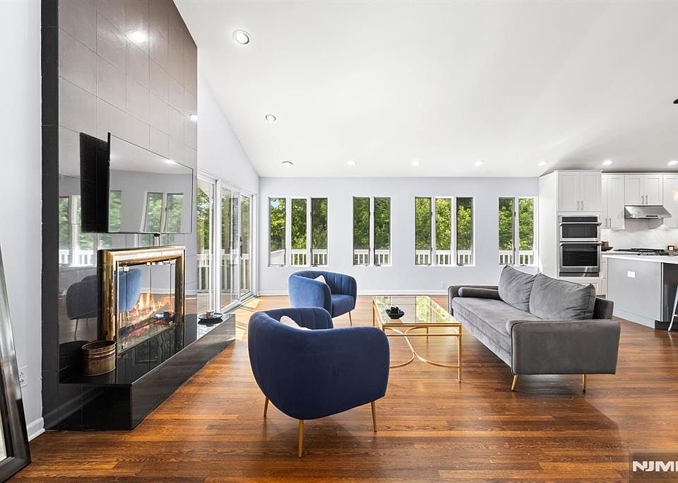 165 Hoover Drive, Cresskill, NJ 07626 | Zillow