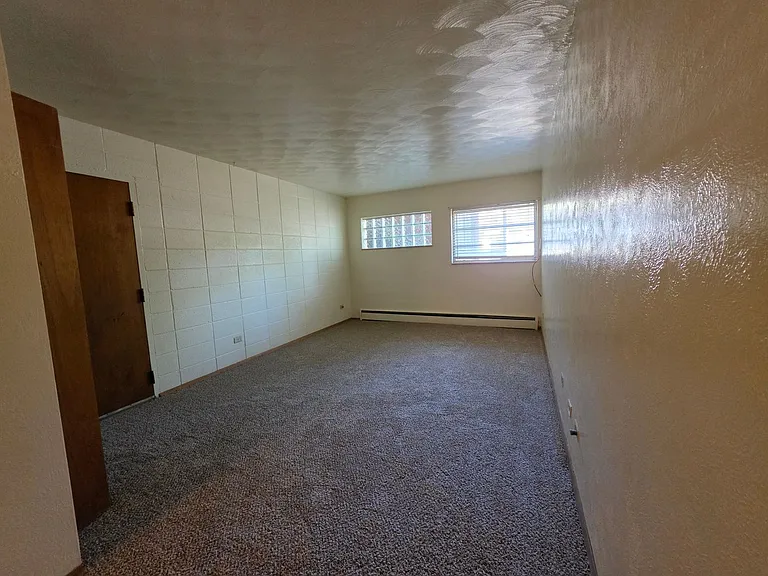 702 Emery — Photo 20