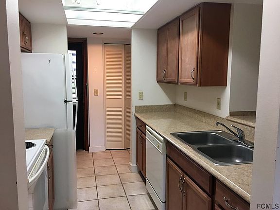 4th image of 304 Palm Coast Pkwy NE APT 103
