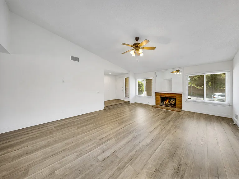 7750 Perlite Ave — Photo 12