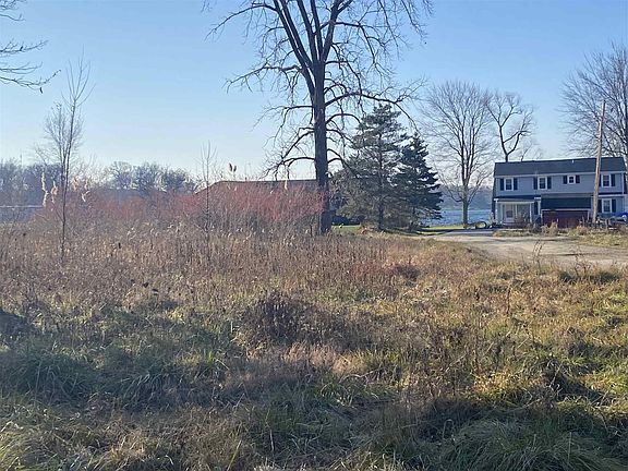 3rd image of 10416 N Green Ave