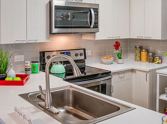 4th image of 1946 Cambridge Ct APT 2A