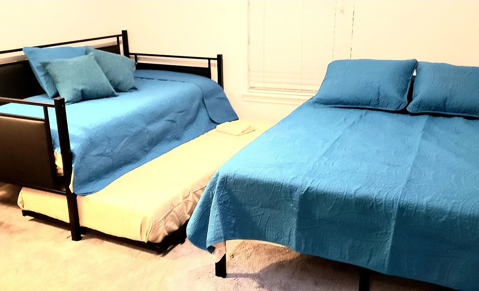 2-bedroom (with 4 beds) and 2 full baths rental. — Photo 4