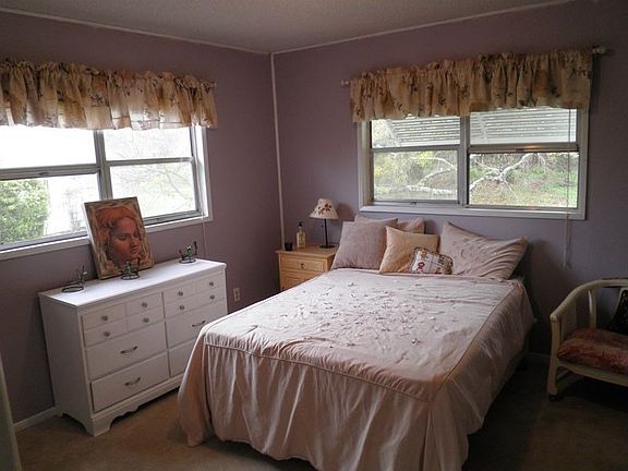 Upstairs Bedroom 2