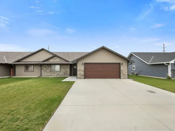807 W 22nd St, Schuyler, NE 68661