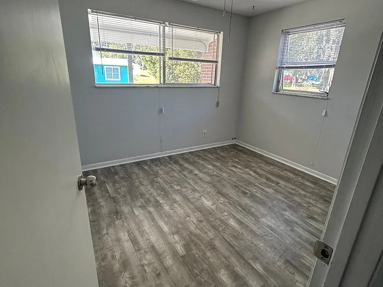 11 N Lake St #3 — Photo 18