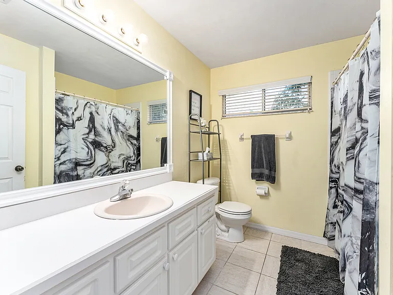 5164 SW 82nd Ter — Photo 32
